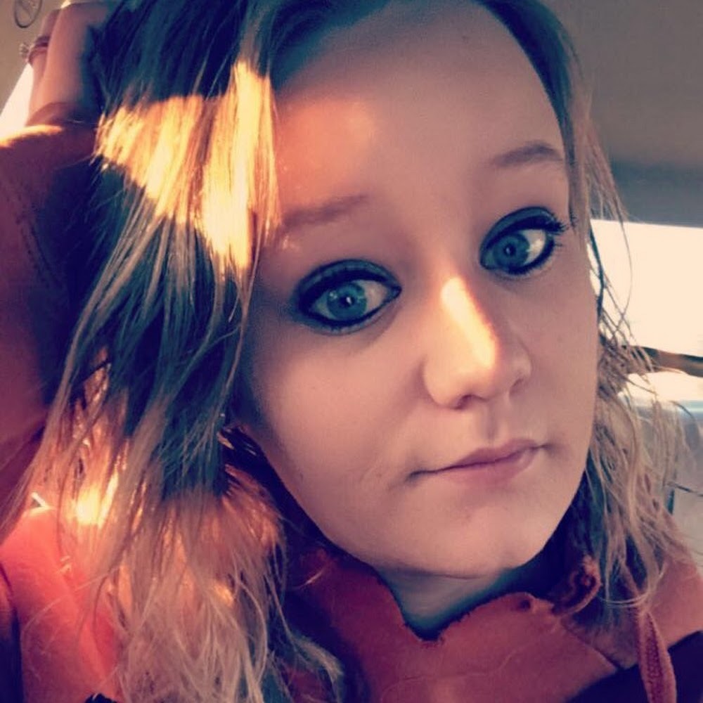 Meet your Posher, Elise